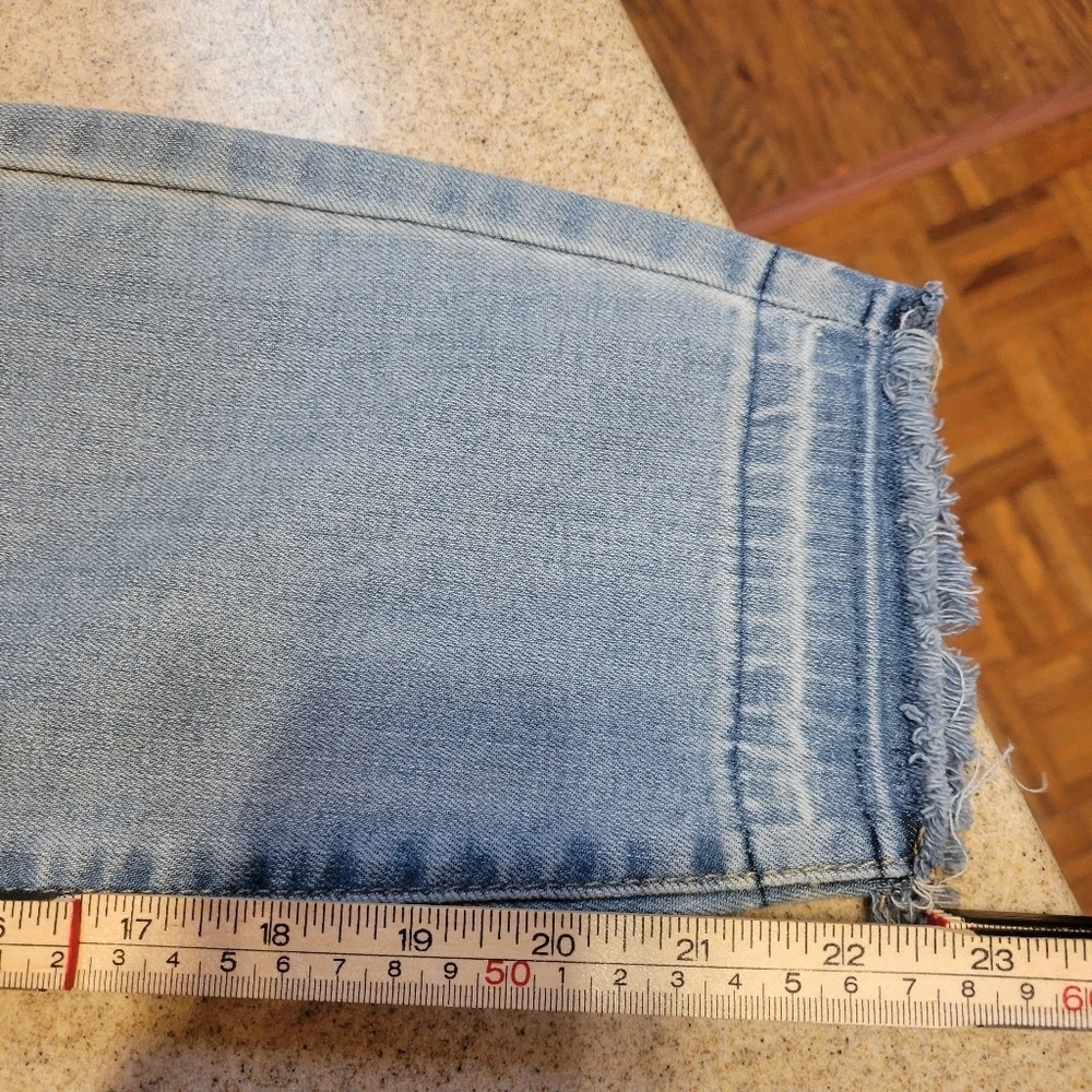 a.n.a Skinny Ankle Floral Embroidery Light Wash Denim Jeans Size 27